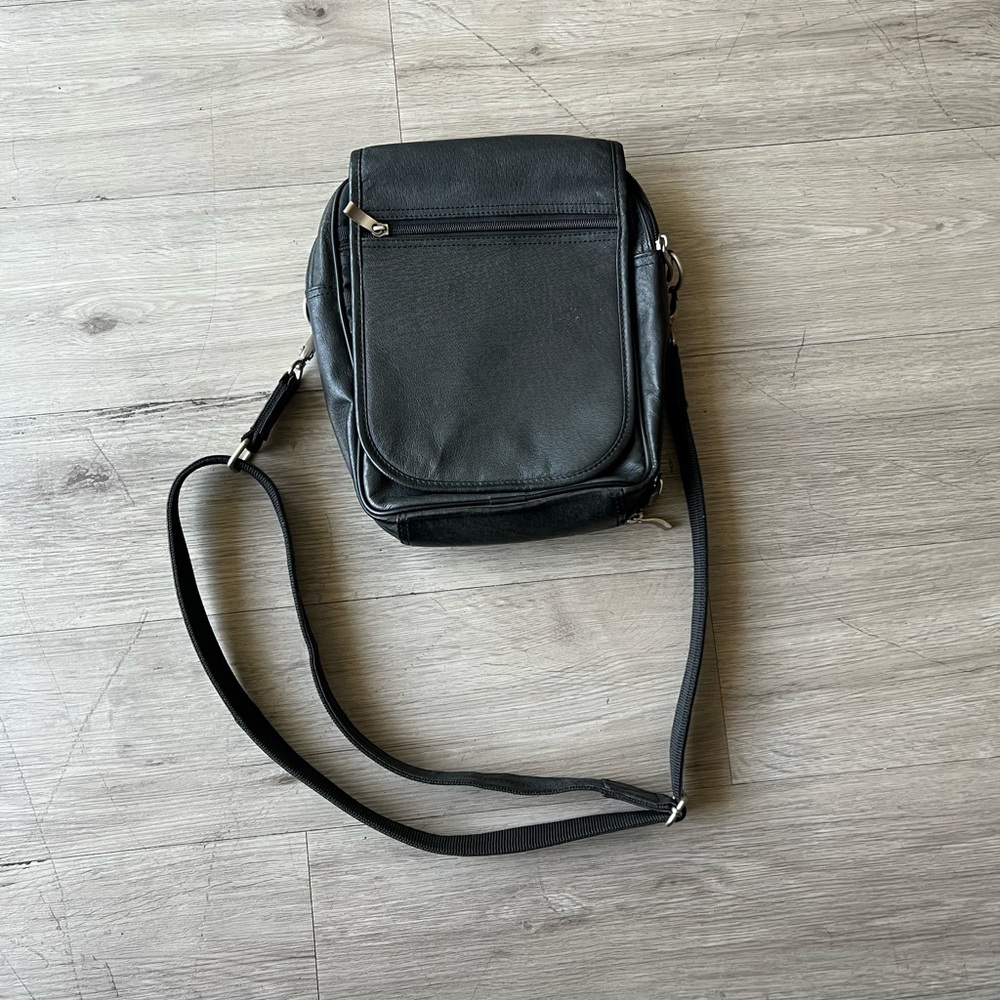 Gun tote’n mamas leather Concealed Carry Crossbody